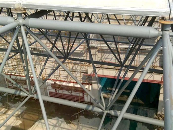 新乡公安局网架天基板屋面
